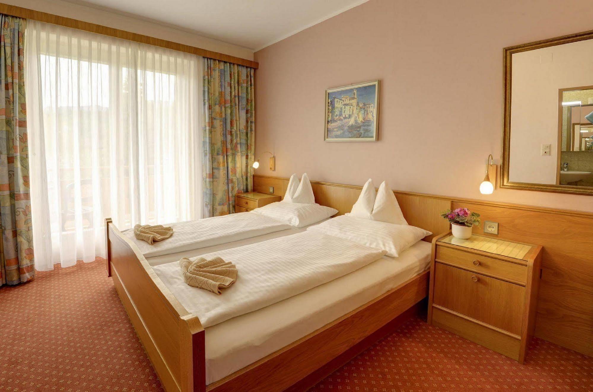 บีแอนด์บี เฮาส์ โกลเคอร์ Bed & Breakfast เซโบเดิน ภายนอก รูปภาพ