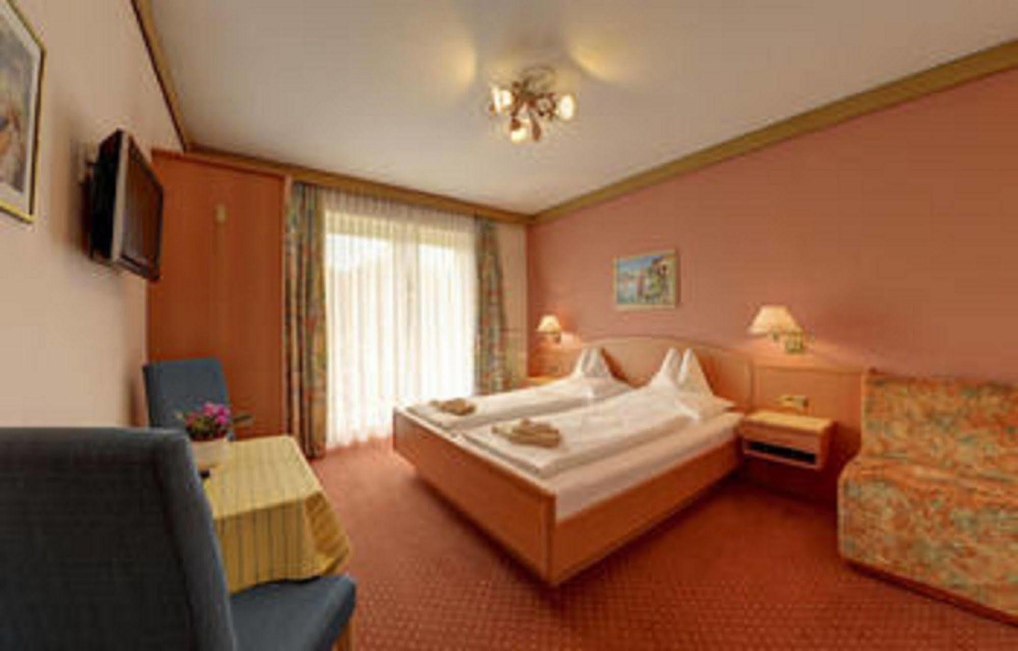 บีแอนด์บี เฮาส์ โกลเคอร์ Bed & Breakfast เซโบเดิน ภายนอก รูปภาพ