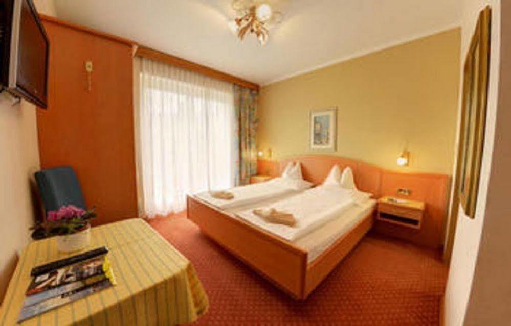 บีแอนด์บี เฮาส์ โกลเคอร์ Bed & Breakfast เซโบเดิน ภายนอก รูปภาพ